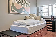 in the second bedroom Pop Art accompanies us at Gatsby invites luxury apartment for monthly rentals with terrace in Barcelona Les Corts by L'illa shopping center in Diagonal avenue